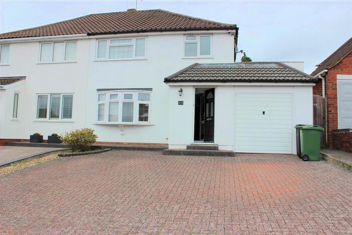 3 Bedroom Semi-Detached House To Rent In Brackenfield Road, Halesowen, B63