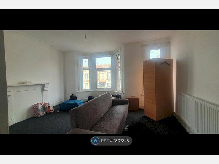 1 Bedroom Flat To Rent In First Floor, London, E6
