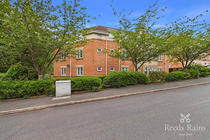 2 Bedroom Apartment For Sale In Windermere Road, Dukinfield, Greater Manchester, SK16