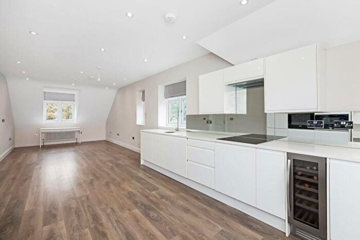 3 Bedroom Apartment To Rent In Harold Road, Crystal Palace, SE19