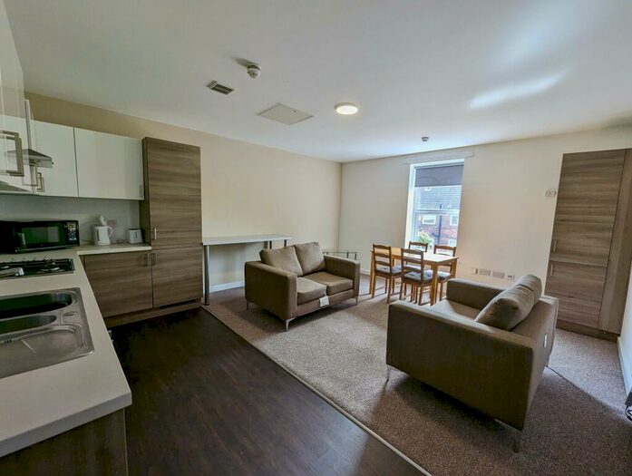 4 Bedroom Flat To Rent In The Globe, Barker Street, Shieldfield, NE2