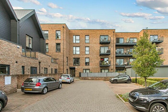 2 Bedroom Apartment For Sale In Lea Road, Waltham Abbey, Essex, EN9
