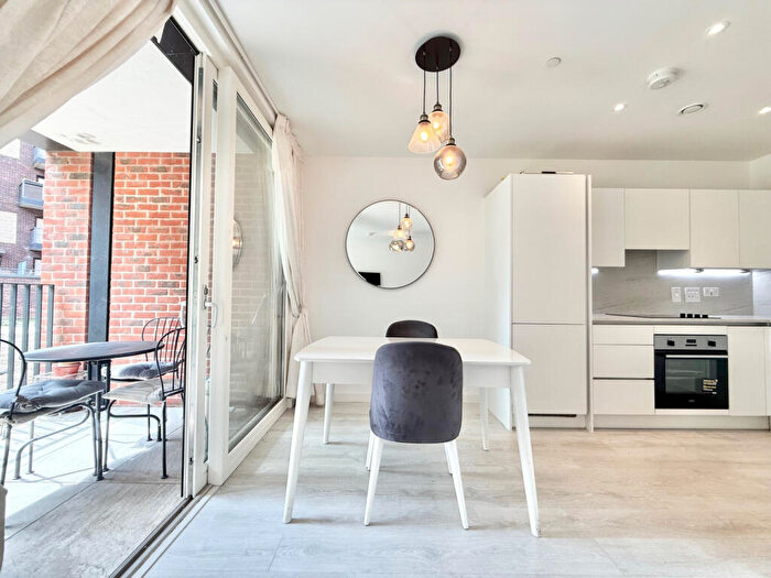 1 Bedroom Flat To Rent In Rosefinch Apartments, NW9