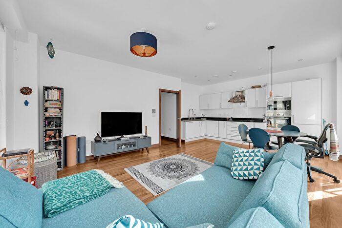 2 Bedroom Flat To Rent In Brunel House, Christchurch Way, Greenwich, London, SE10