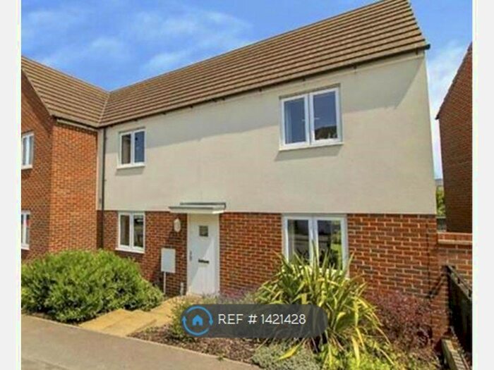 3 Bedroom Semi-Detached House To Rent In Lavender Hill, Broughton, Milton Keynes, MK10