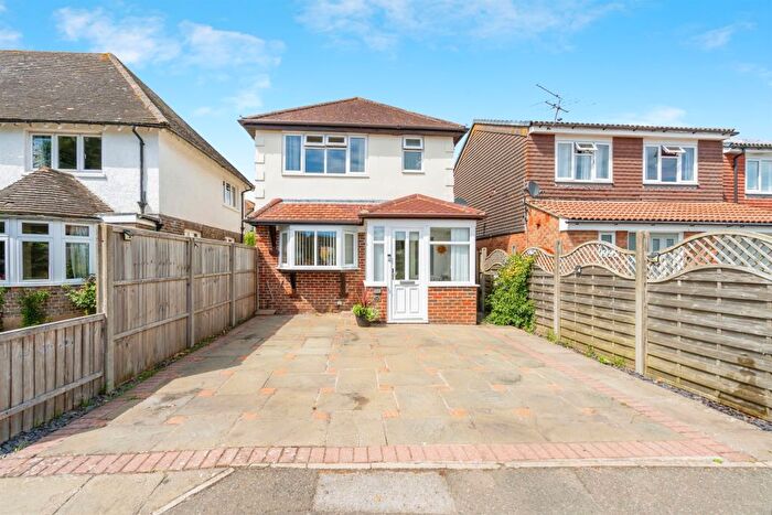 3 Bedroom Detached House For Sale In Olivers Meadow, Westergate, Chichester, PO20