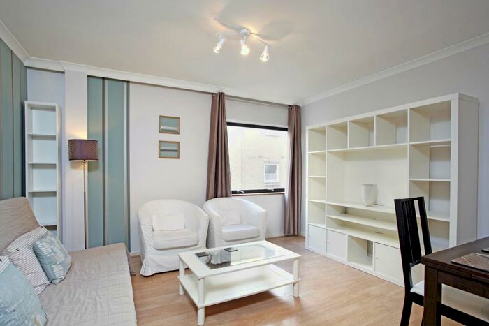 1 Bedroom Apartment To Rent In Upper Thames Street, EC4