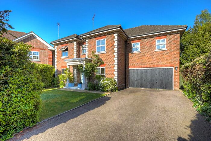 5 Bedroom Detached House For Sale In Pond Field End, Great Woodcote Park, Loughton, IG10