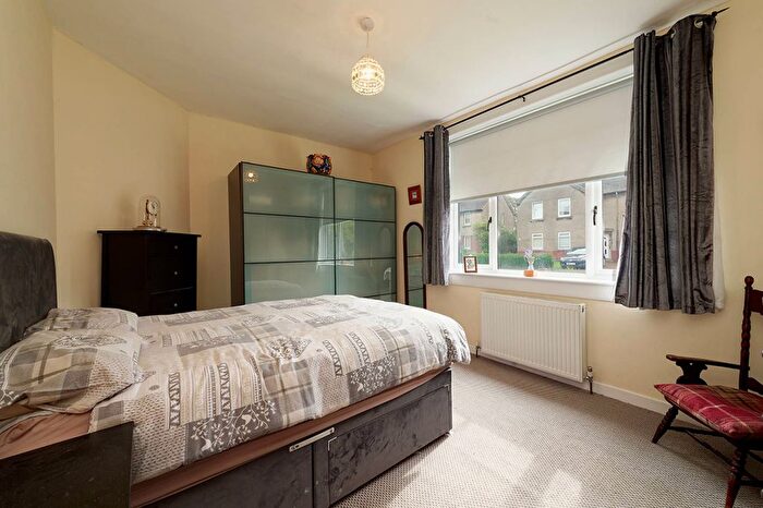 2 Bedroom Semi-Detached Bungalow For Sale In Oxford Road, Renfrew, Renfrewshire, PA4