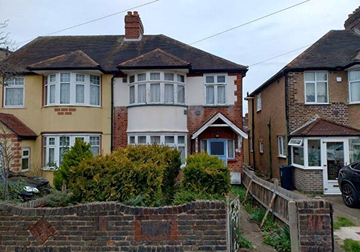 3 Bedroom Semi Detached House For Sale In Bulstrode Gardens, Hounslow, Middlesex, TW3