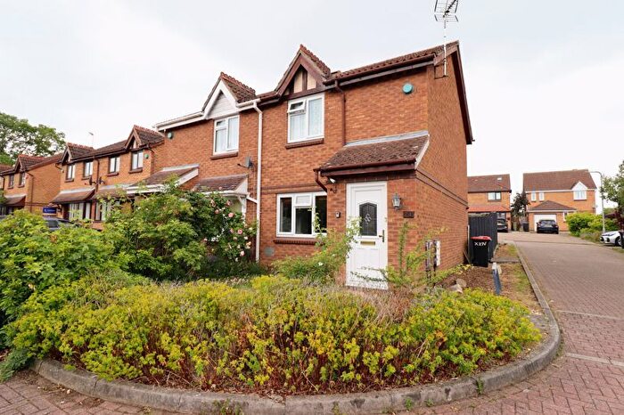 2 Bedroom Semi-Detached House For Sale In Aintree Close, Bletchley, Milton Keynes, MK3