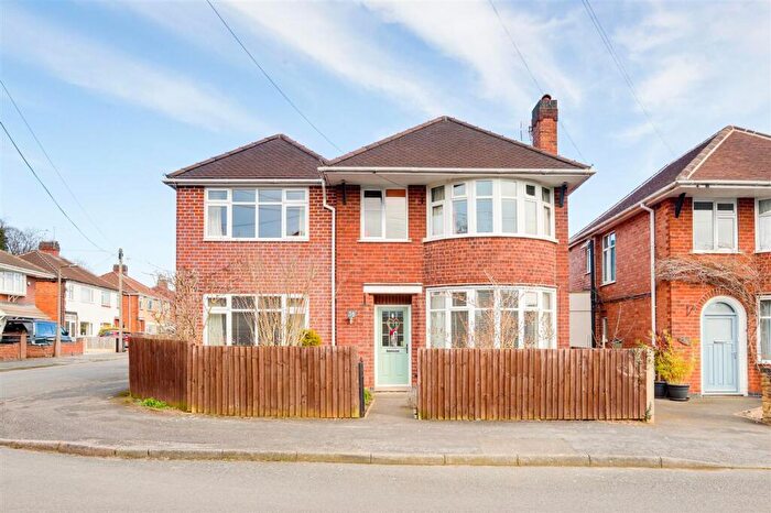 4 Bedroom Detached House For Sale In Kingrove Avenue, Beeston, NG9