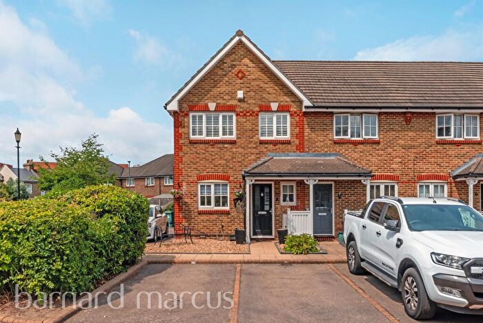 3 Bedroom End Of Terrace House For Sale In Greenacre Place, Hackbridge, Wallington, SM6