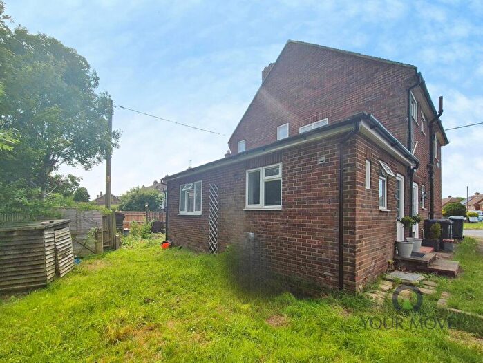 1 Bedroom Flat To Rent In South Road, Hailsham, East Sussex, BN27