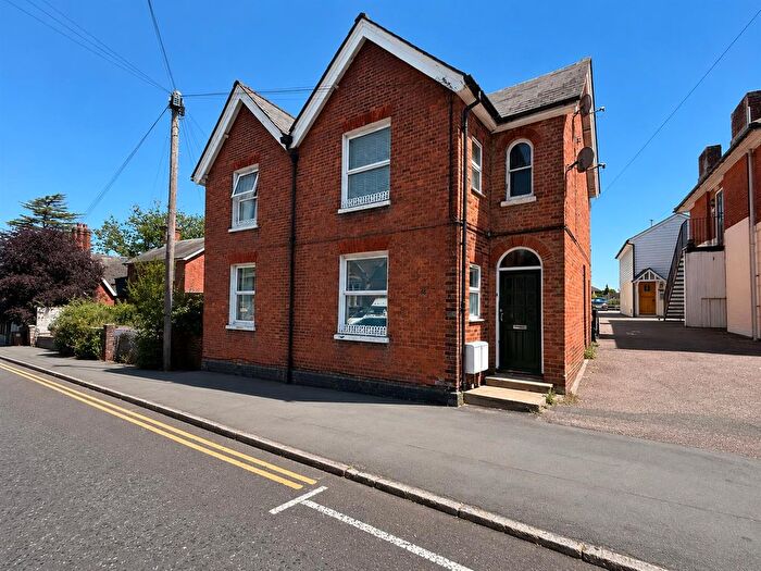 2 Bedroom Flat To Rent In New Town, Uckfield, TN22