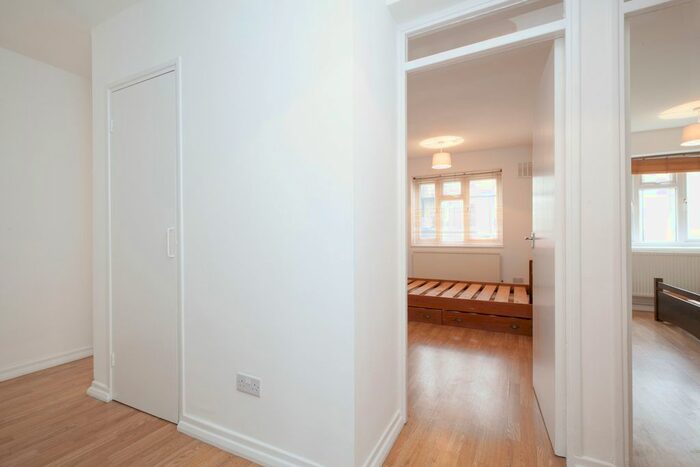2 Bedroom Flat To Rent In Dynevor Road, London, N16