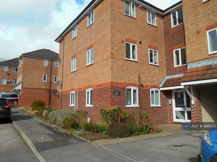 2 Bedroom Flat To Rent In Epsom Court, Whiteley, Fareham, PO15