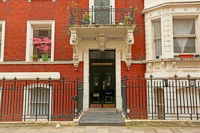 3 Bedroom Flat To Rent In Museum Chambers, Bury Place, Bloomsbury, London, WC1A