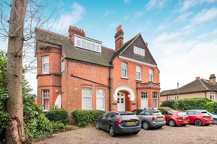 2 Bedroom Flat To Rent In Copers Cope Road, Beckenham, BR3