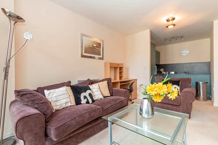1 Bedroom Apartment To Rent In Centenary Plaza, Holliday Street, B1