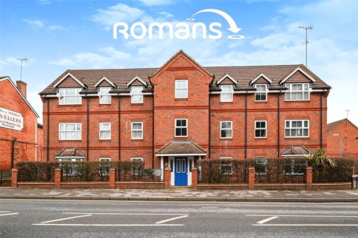 2 Bedroom Flat To Rent In Talavera Close, Dukes Ride, Crowthorne, RG45