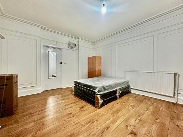 1 Bedroom Studio To Rent In Woodbourne Avenue, London, SW16