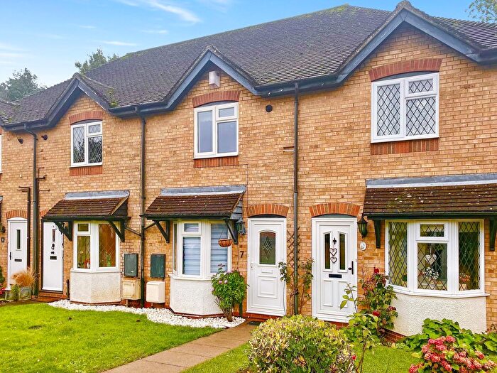2 Bedroom Property For Sale In Gardens Close, Stokenchurch, High Wycombe, Buckinghamshire, HP14