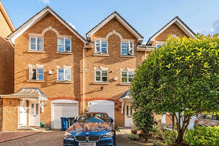 5 Bedroom Property To Rent In Chelsea Gardens, West Ealing, London, W13