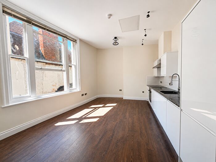2 Bedroom Flat To Rent In Regents Gate, Brighton, BN1