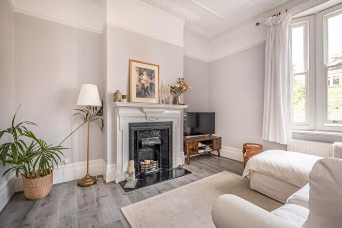 1 Bedroom Flat To Rent In Church Road Barnes, SW13