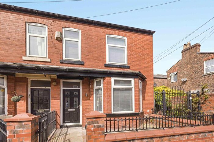 3 Bedroom End Of Terrace House To Rent In Kennedy Road, Salford, M5