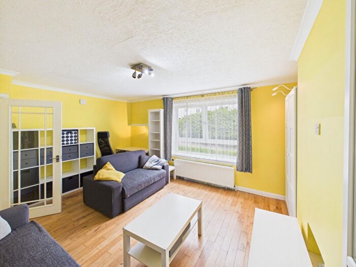 2 Bedroom Flat To Rent In Gilmerton Dykes Avenue, Gilmerton, Edinburgh, EH17