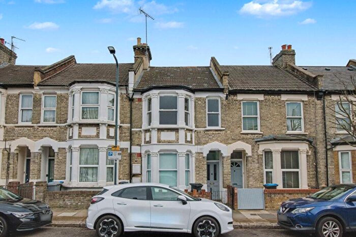 1 Bedroom Flat For Sale In Flat B, Victor Road, Kensal Green, London, NW10