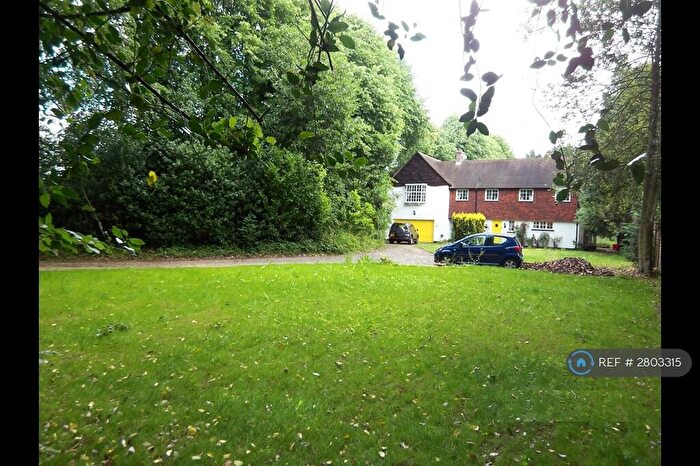 6 Bedroom Detached House To Rent In Nugents Park, Hatch End, HA5