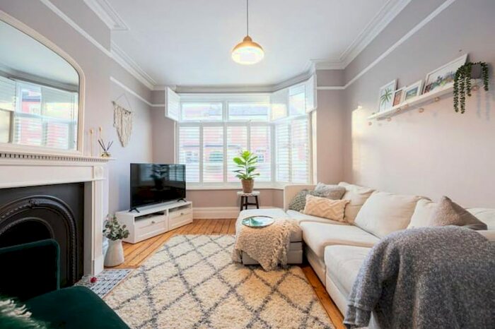 2 Bedroom Flat To Rent In Lytham Avenue, Manchester, M21