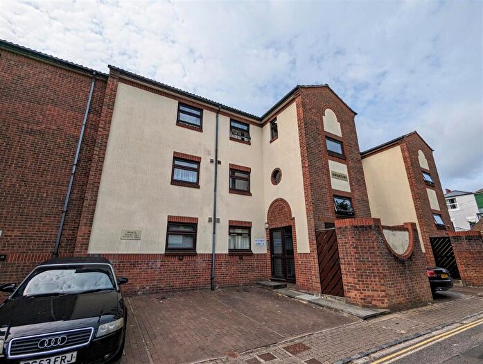 1 Bedroom Flat To Rent In Bush Street East, Southsea, PO5