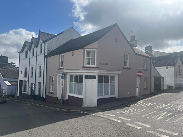 3 Bedroom End Of Terrace House For Sale In Carmarthen Street, Llandeilo, Carmarthenshire., SA19