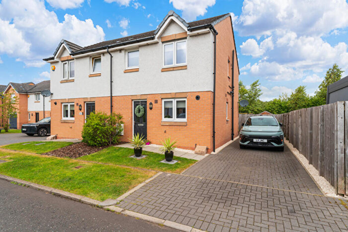 3 Bedroom Semi-Detached House For Sale In Cailhead Drive, Smithstone, Cumbernauld, North Lanarkshire, G68