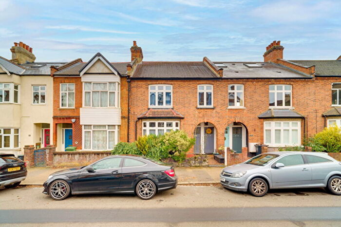 2 Bedroom Maisonette For Sale In Royston Road, London, SE20