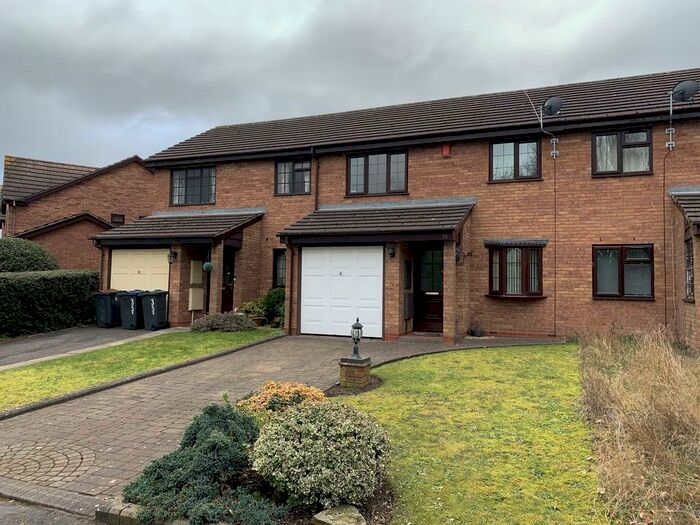 3 Bedroom Terraced House To Rent In Shelley Drive, Four Oaks, B74