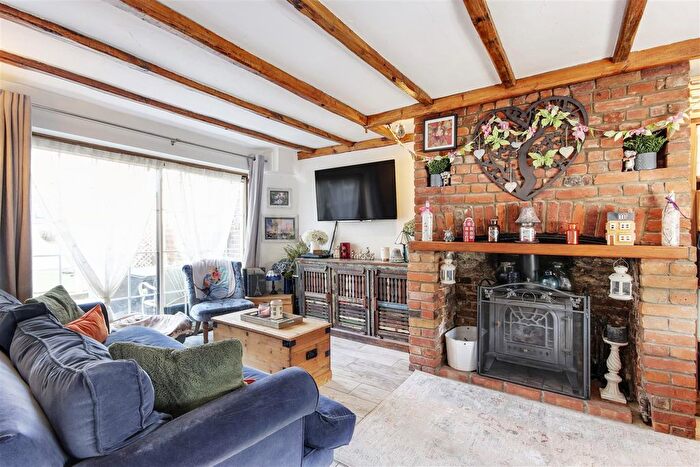2 Bedroom Terraced House For Sale In High Street, Halling, Rochester, ME2