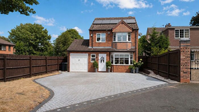 4 Bedroom Detached House For Sale In Blithfield Road, Brownhills, WS8