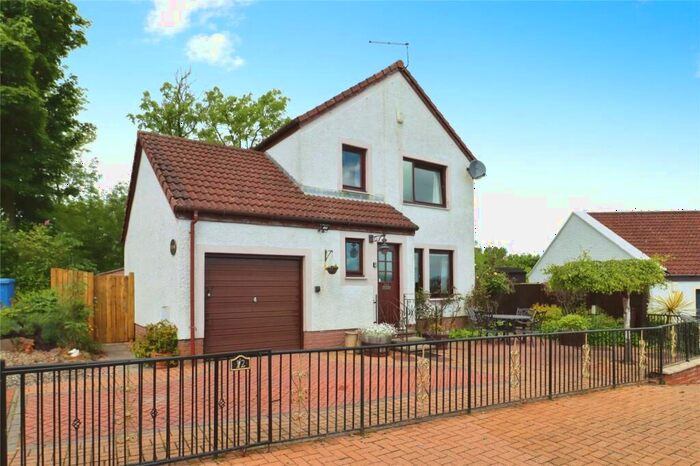 3 Bedroom Detached House For Sale In West Brae, East Wemyss, Kirkcaldy, Fife, KY1