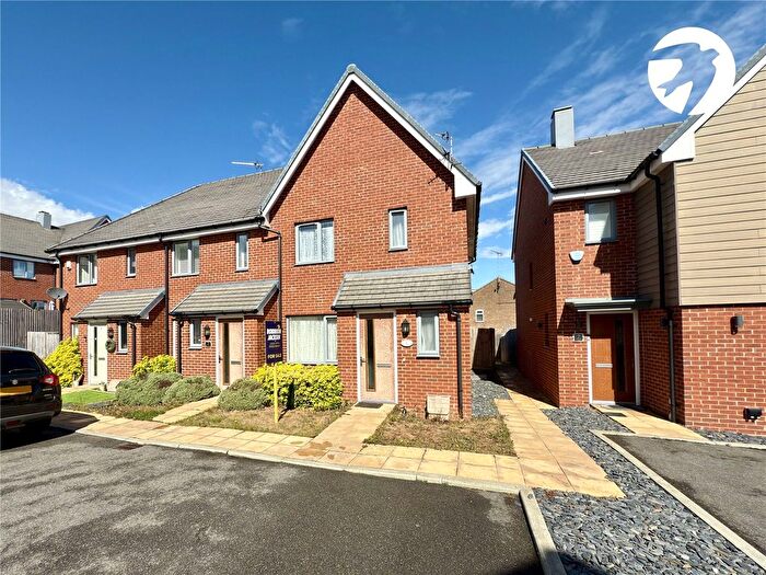 3 Bedroom End Of Terrace House For Sale In Braeburn Close, Swanley, Kent, BR8