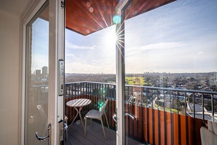 Studio For Sale In Edgware Road, Hendon, NW9
