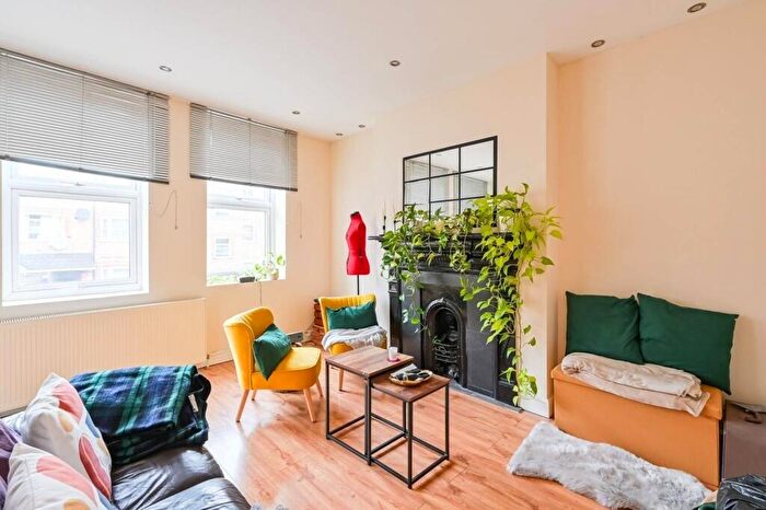 2 Bedroom Flat To Rent In Tottenham Lane London, N8