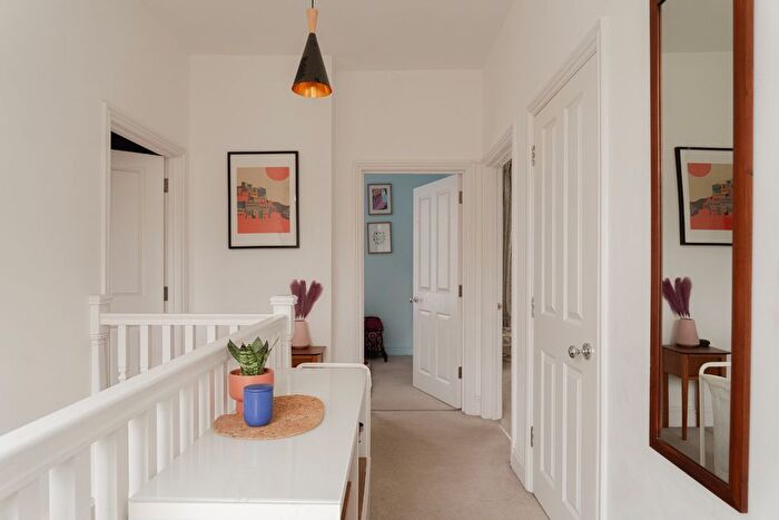 3 Bedroom Semi-Detached House For Sale In Warwick Road, Redhill, RH1