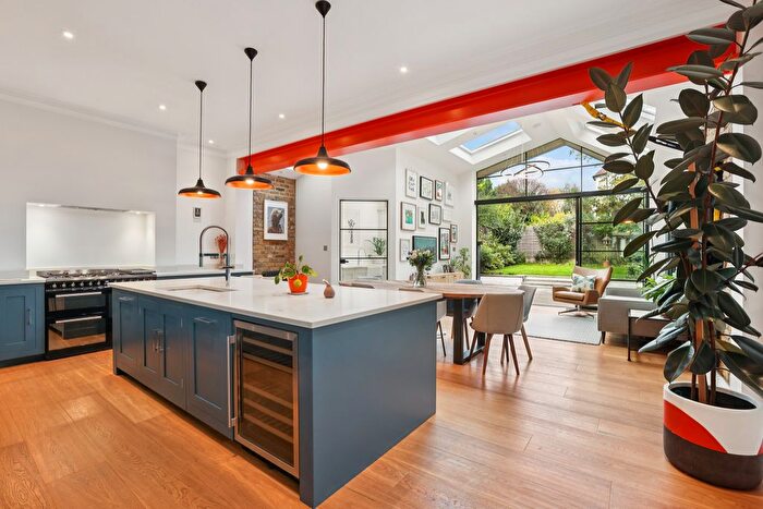 5 Bedroom Semi Detached House For Sale In Elers Road, Ealing, London, W13