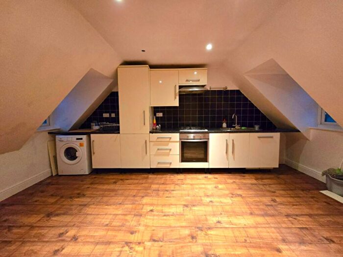 2 Bedroom Flat To Rent In Primrose Court, Waltham Abbey, EN9