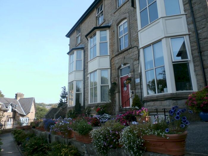 2 Bedroom Flat To Rent In Hartington Road, Buxton, SK17